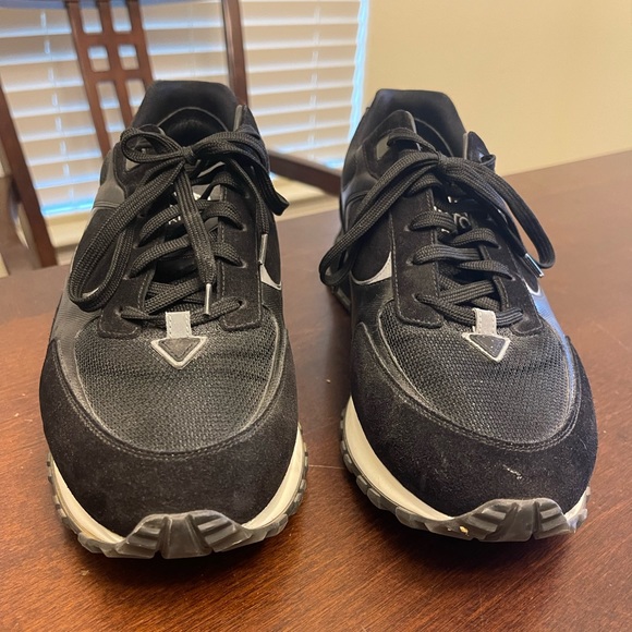 Mens Authentic Louis Vuitton Run Away Sneaker! Size 9.5! - Picture 2 of 11